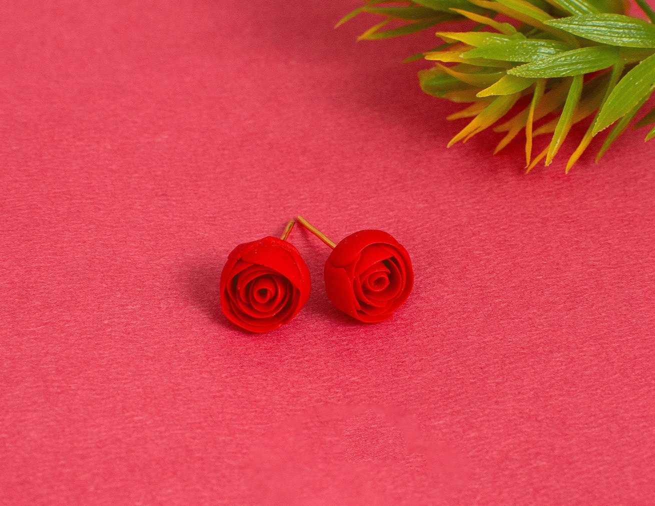 red-rose-stud