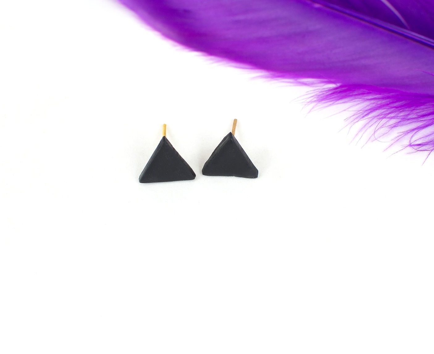 mini-triangle-black-studs